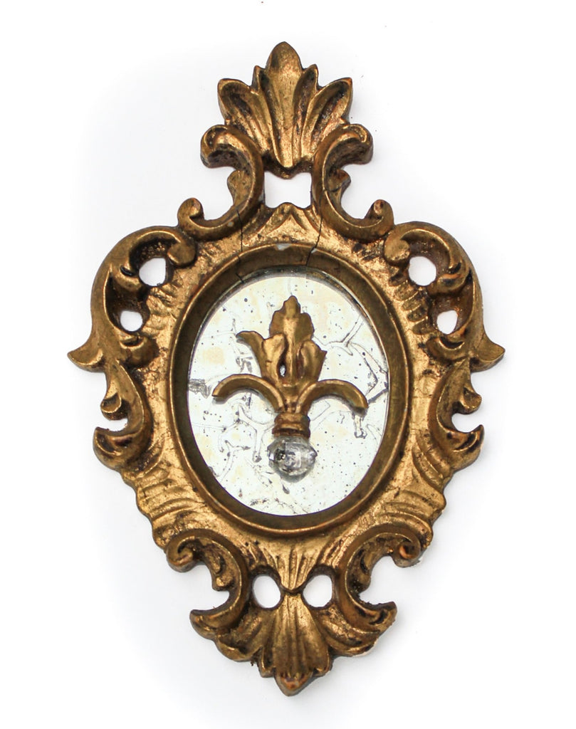 18th century gold gilded Florentine frame on antique mercury mirror glass with an 18th century Italian fragment decorated with a coordinating Herkimer diamond. 